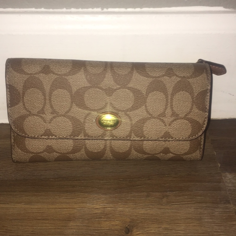 Coach Peyton wallet / Checkbook